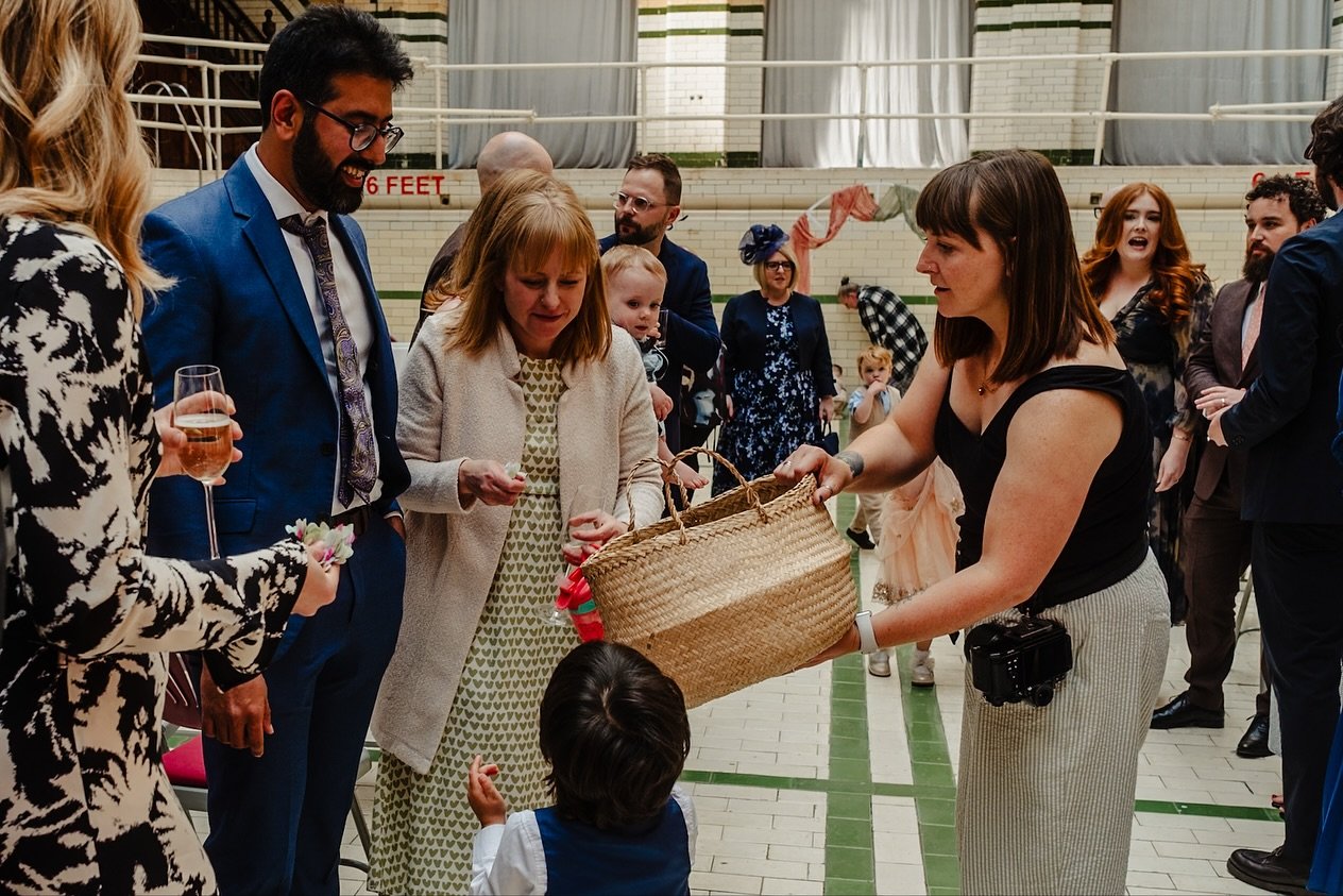 Hiya! It&rsquo;s been an age since I showed me on my grid, so I&rsquo;m popping up to say hi 👋 and introduce myself properly.

I&rsquo;m Caroline. Also known as CJ, Plonky and sometimes Cazza. I live in Chester with my kids and husband, plus a crazy