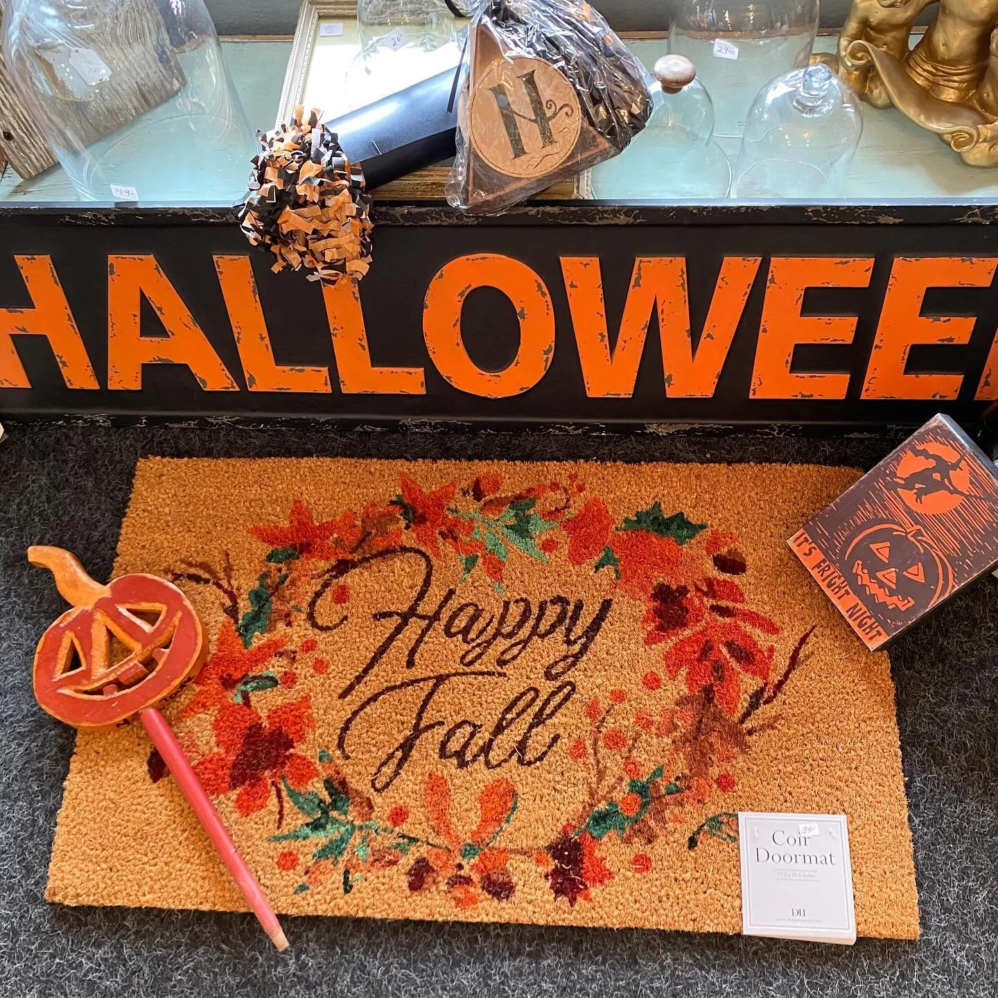 Open today 11-4! Come by and support my small local business ❤️ #summer_porch #shopvintage #shoplocal #falldecoratingideas