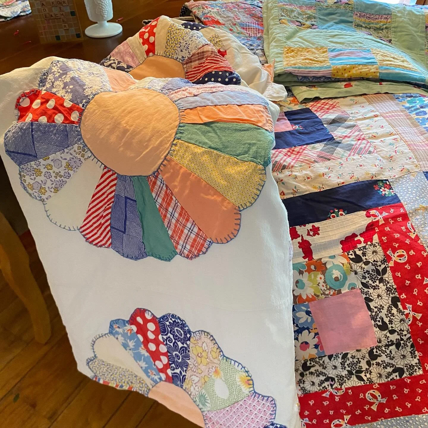 Do you love vintage quilts? Come see what just arrived at Summer Porch. #summer_porch #vintagequilts