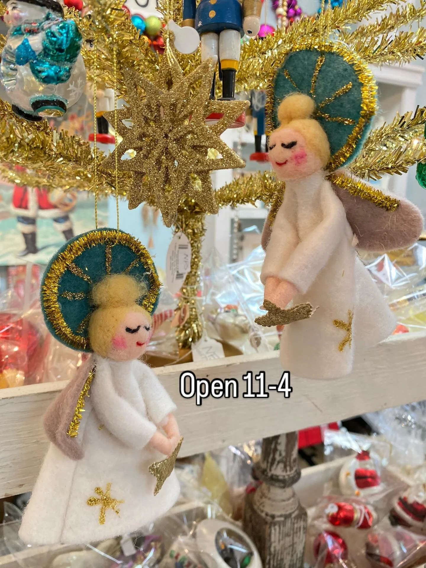 Merry Christmas and Happy Holidays.
#summer_porch