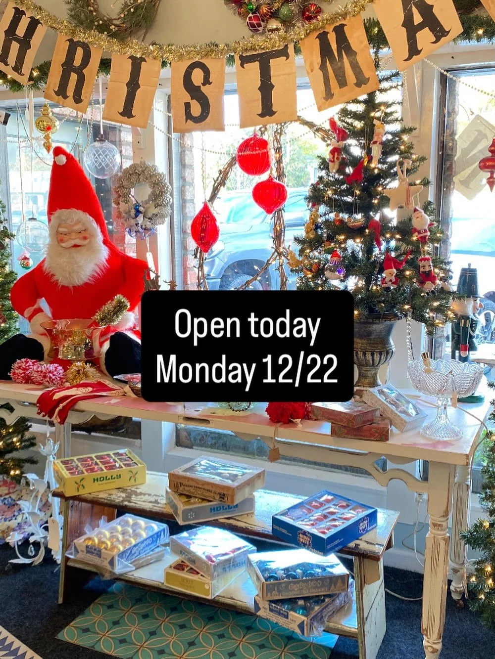 Yes! Summer Porch is open today and tomorrow for your last minute holiday gift shopping. There&rsquo;s still great finds available. So pop over and enjoy a relaxing time at Summer Porch. Open 12/22 and 12/23 11-4. Closed 12/24-26. #summer_porch