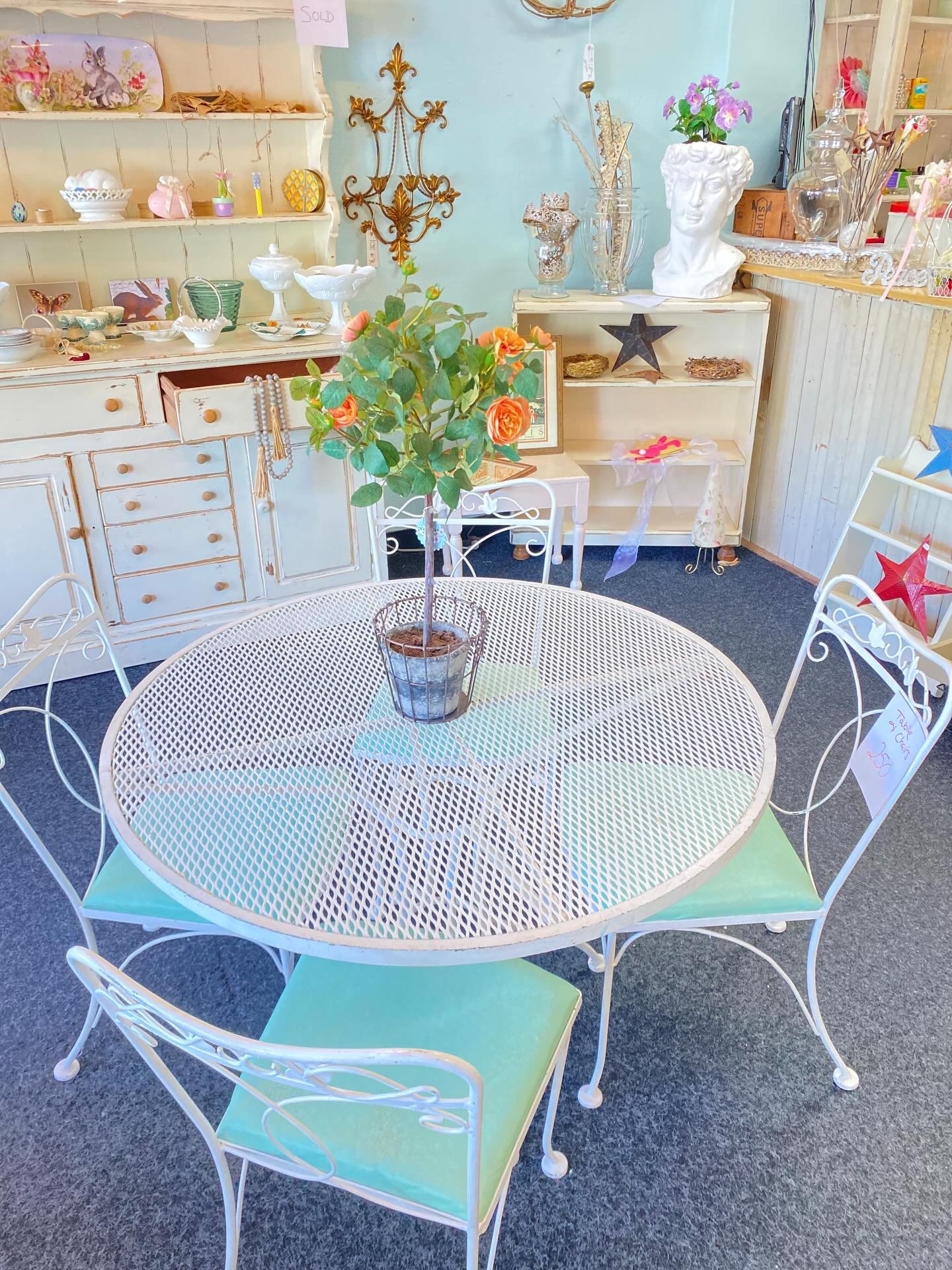This darling vintage set is available. 42&rdquo; tabletop and 4 chairs $249. #summer_porcg