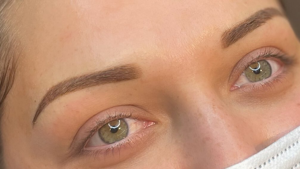 Simply beautiful 💙 

Thank you Danielle! 

#pmu #pmuartist #wakeupandmakeup #browdaddygold #browdaddygoldcollection #browdaddy #permablend #permablendpigments #fkirons #kwadron #kwadroncartridges #eyebrows #permanenteyebrows #ombre #ombrebrows #milw