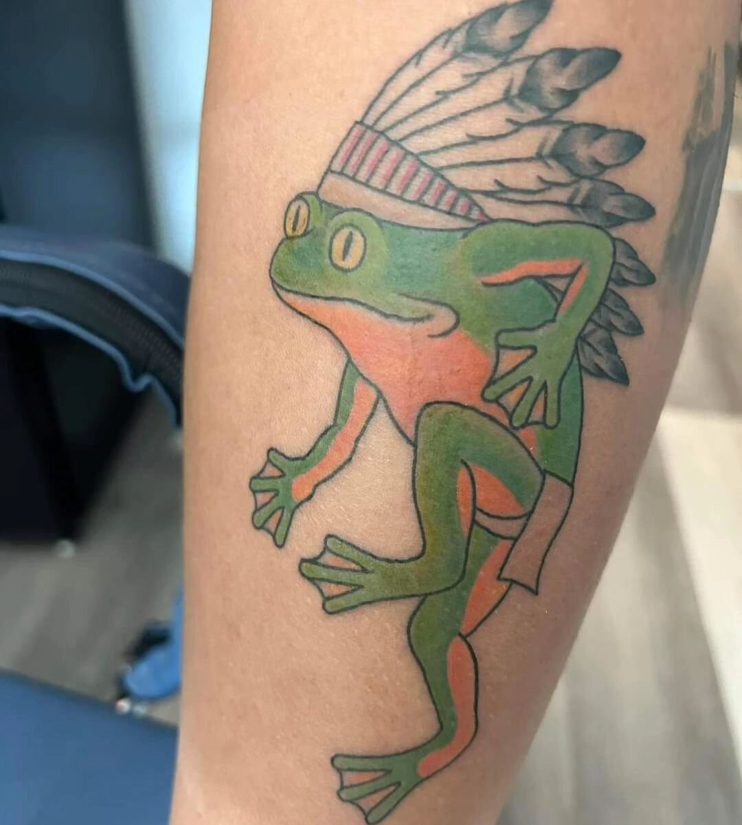 Got to tattoo this frog for my Indigenous friend yesterday. Thank you to everyone who gets tattooed. Thank you for the support. 

#milwaukeetattoo #milwakeetattooartist #bayviewtattoo #bayviewtattooartist #frogtattoo #frogtattoos #frog #nativeamerica