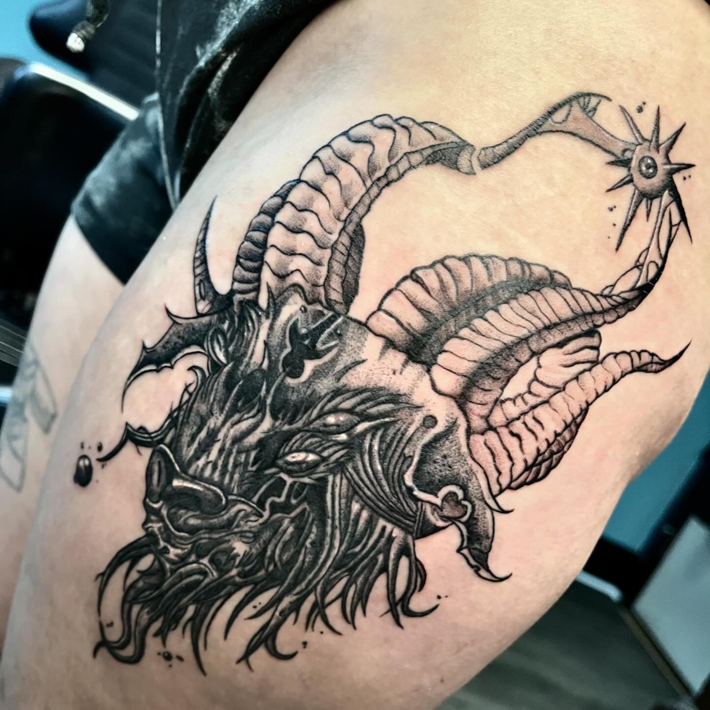 Four horned goat 🐐 for Sara, thank you so much for your trust and commitment on this piece :)
&bull;
Booking for May now! DM
&bull;
&bull;
&bull;
&bull;
&bull;
&bull;
&bull;
#milwaukee #chicago #milwaukeetattoo #tattoo #artist #blackwork #ink #dark 