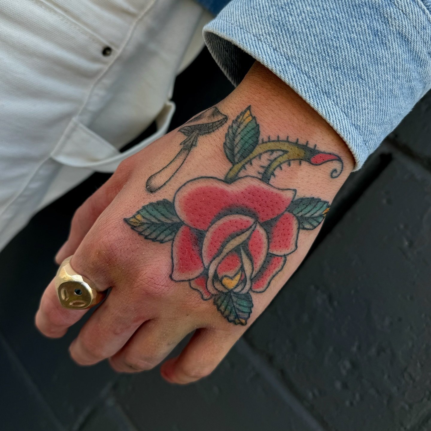 July Flash Special was a great success! Got to do a bunch of these designs all done by everyone @emeraldeyetattoos! Look forward to seeing next month&rsquo;s 👀
.
.
.
#rosetattoo #kappatattoo #irezumi #berserktattoos #flashtattoo #flash #tattoo #trad
