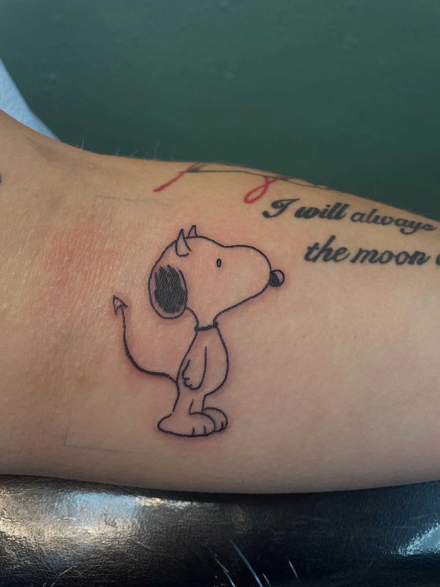 Thanks to everyone who came and made the Halloween flash event so fun!! Little devil Snoopy, off menu walk-in flower hand banger, and my scaredy cat!
Tattooing rules, people rule. Happy Halloween weirdos 😸💕

#halloweenflashtattoo #milwaukeetattoo