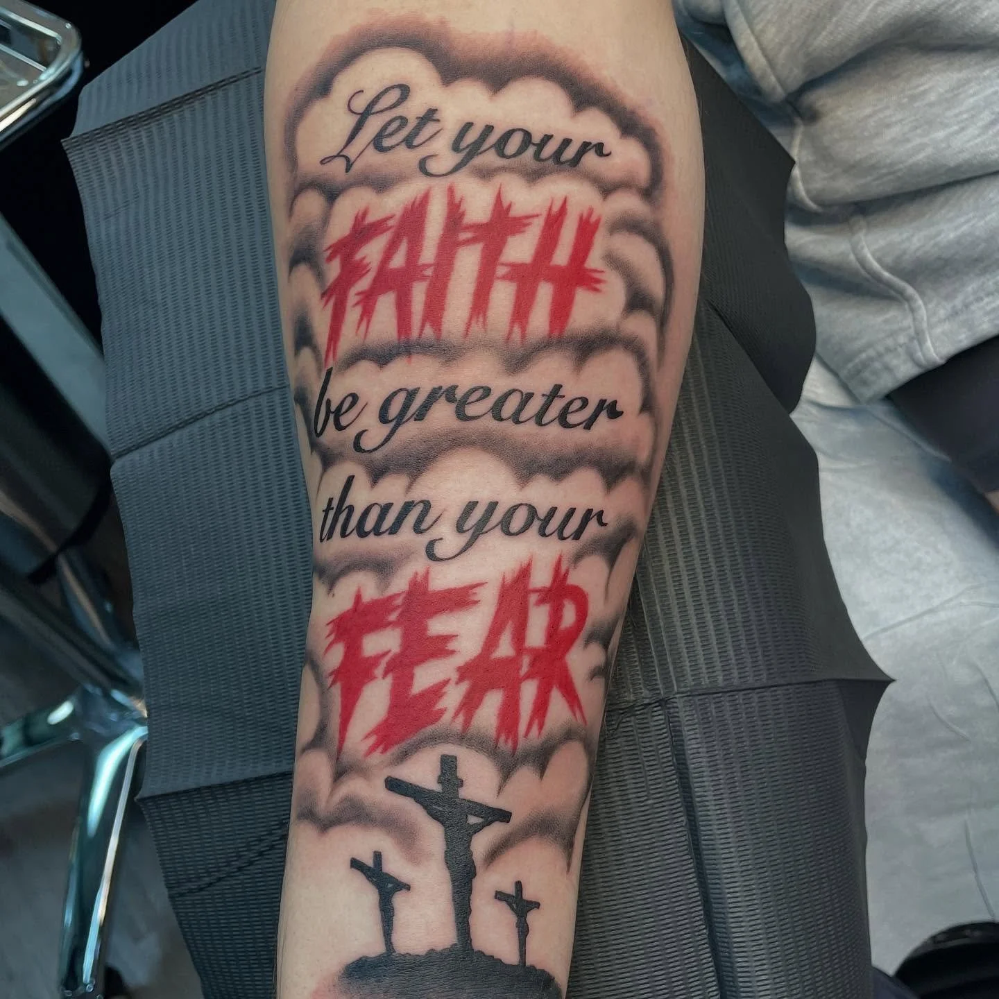 Big old walk-in today. Thanks for the trust Zach!!
Always booking!! HMU 😝🤓

#tattoo #jesus #milwaukeetattoo