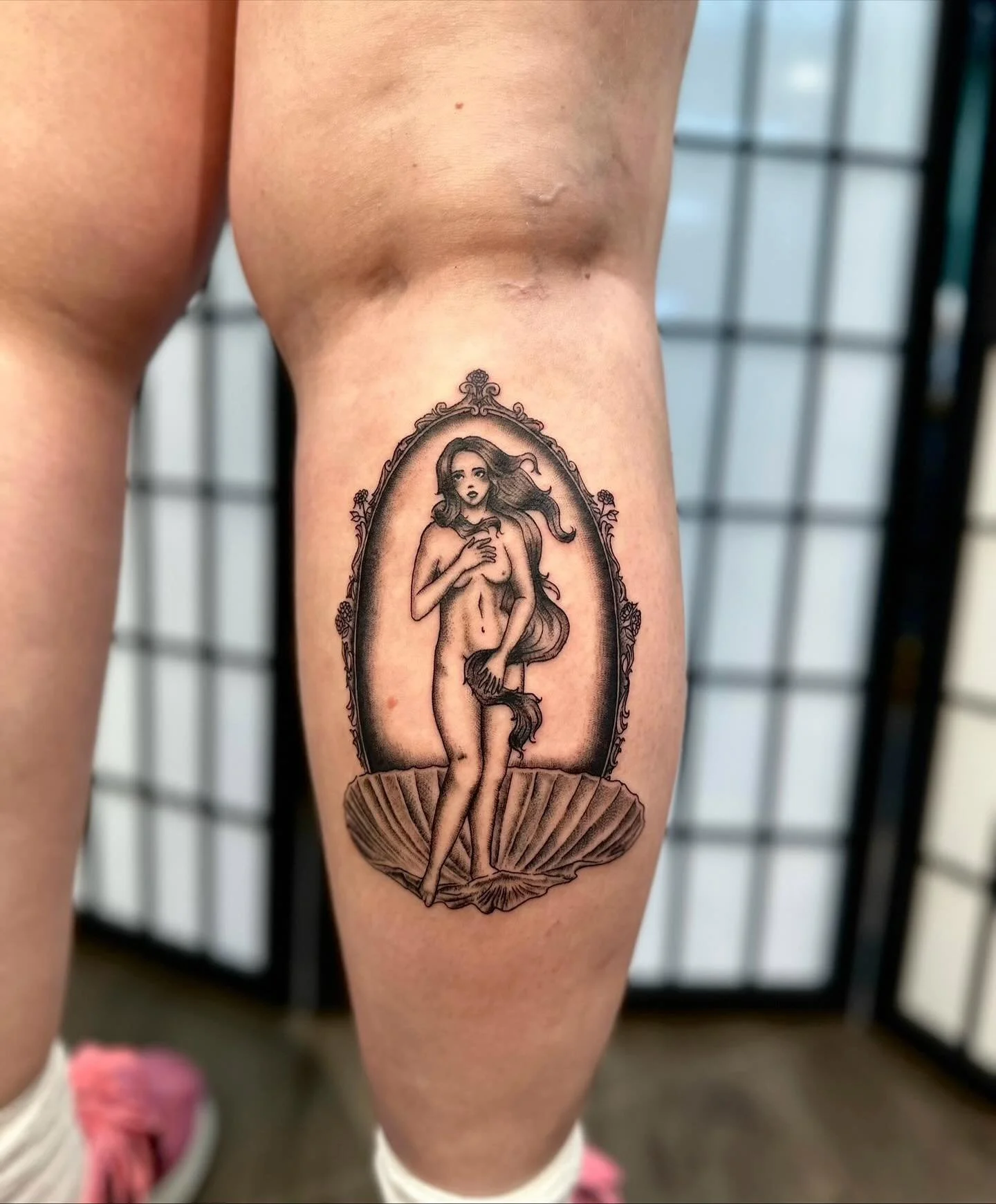 Custom &ldquo;Birth of Venus&rdquo; in my style from a little while back!! Thank you so so much for the fun idea🖤