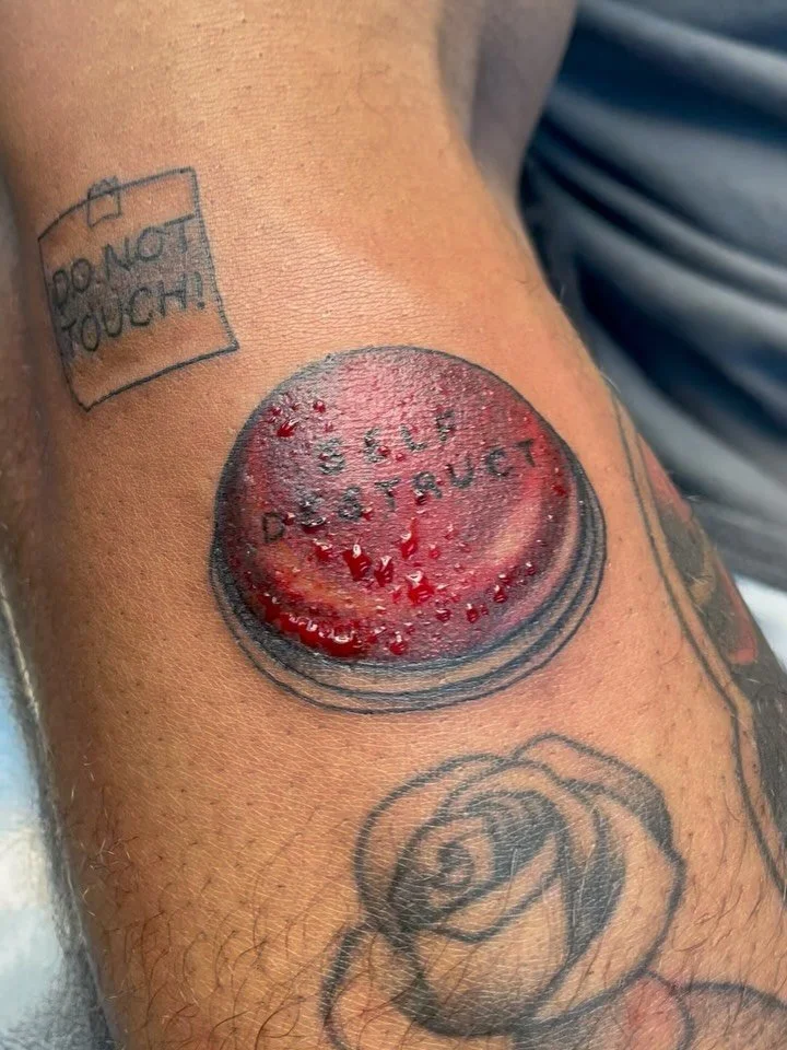 Super fun one today!! Thanks @robert_canady for picking me to do it 

#streetshoptattoo #tattooing