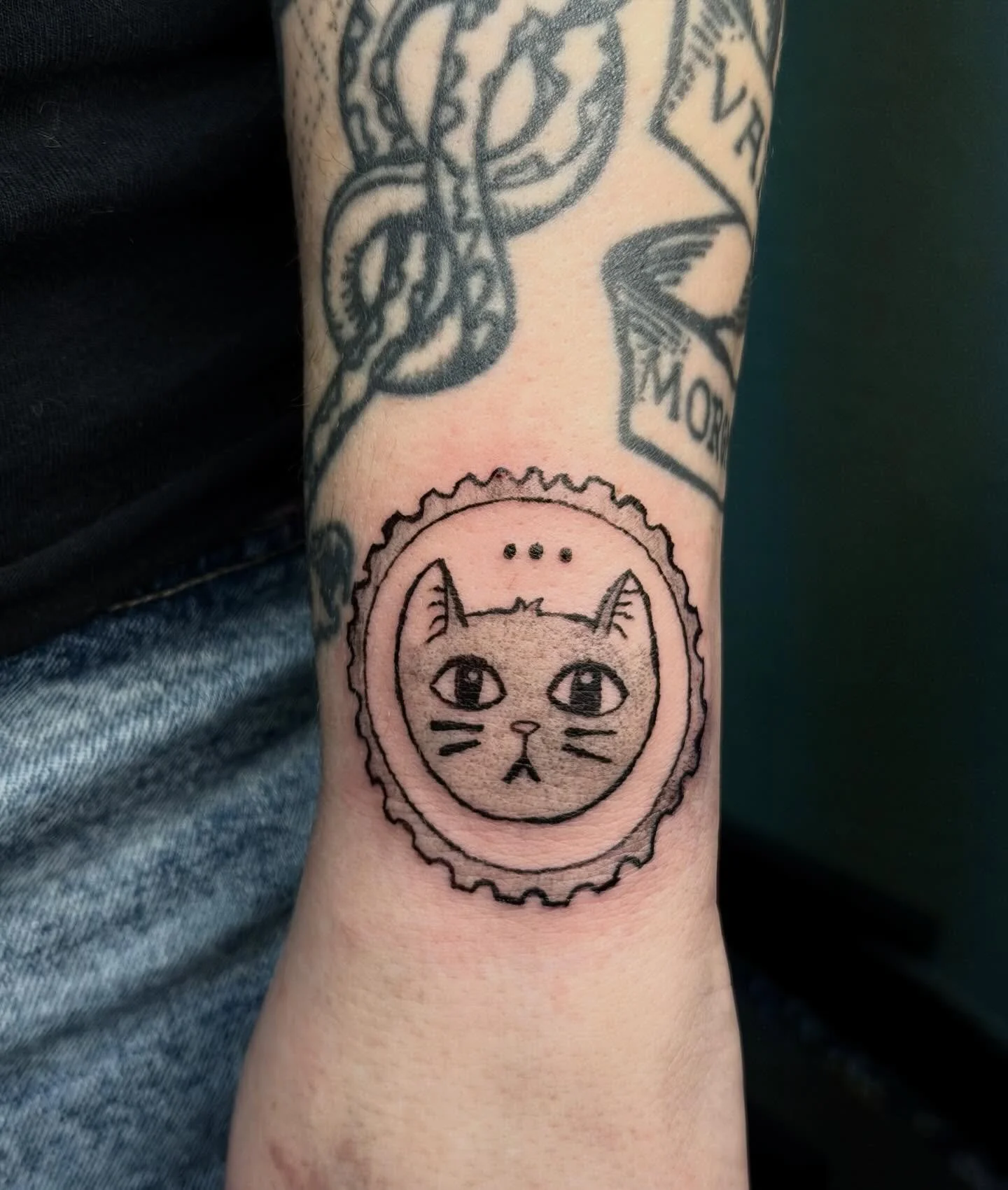 got to do this cute kitty from my flash yesterday 😼😼 thank u for the trust as always <33 #tattooapprentice #mketattoo #mketattooartist #flashtattoo