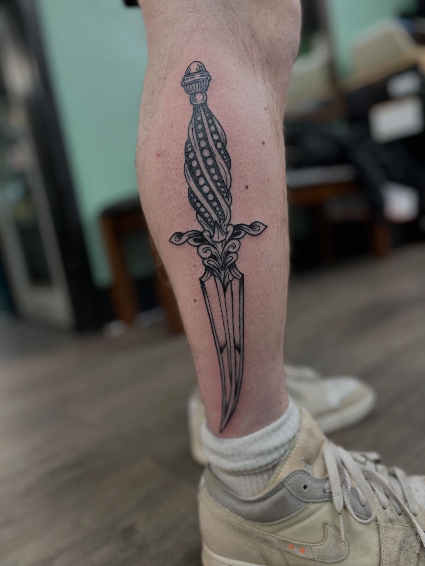 A dagger 🗡️ from my holiday special!
 Huge thanks to all my clients that support me!! Thank you! Happy New Year!