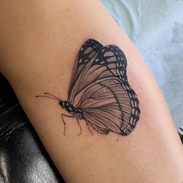 Custom piece of a monarch butterfly but in my style. Thanks for always having trust in me with so many of your pieces Libby!
-
I am available for flash and custom designs, DM me to book.