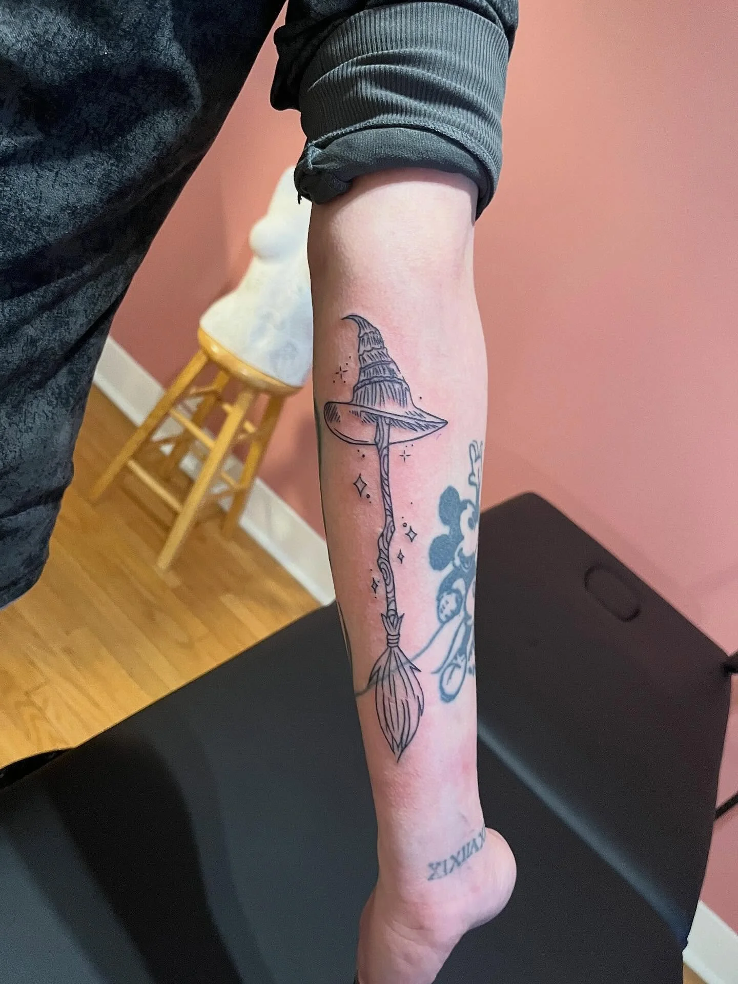 🧹🧙🏻&zwj;♀️ 💚