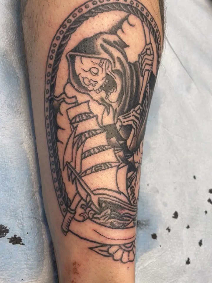 Tattoos and tattoo shit.
1. Dobleman design WIP from Sept 😈
2.reworking/coloring some blossoms ( I did not originally do )
3. Mr flash machine scorpion
4.Flash sale crispy
5&amp;6. Gothic hand bangerz 
7+ shenanigans
Serious thanks to all who get ta