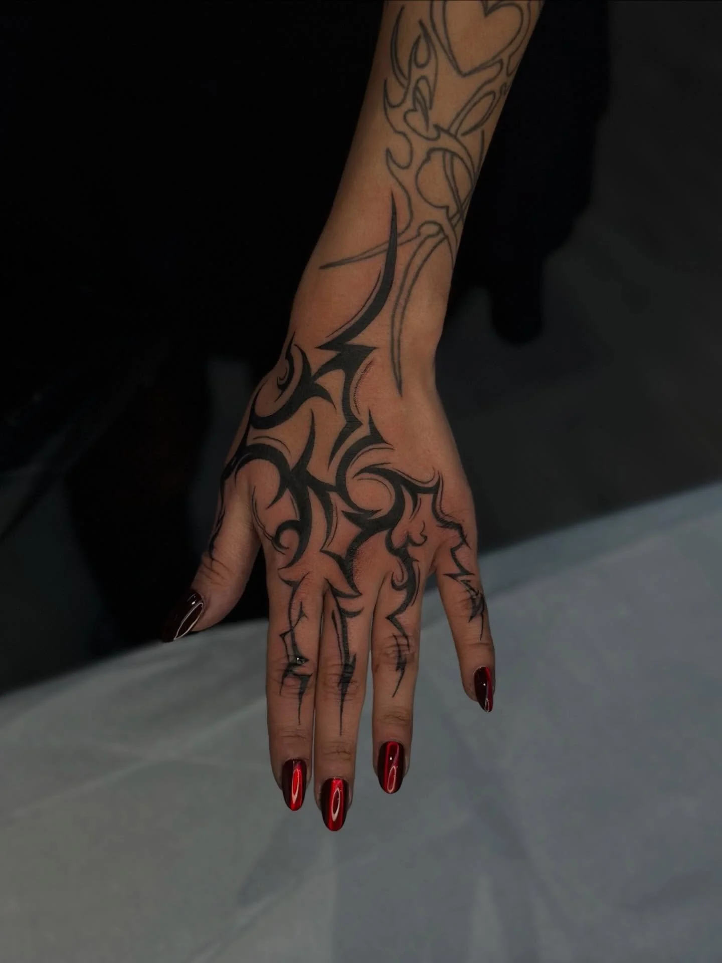 custom hand piece for the coolest and strongest gal ever!! booking for february, dm me or click the link in my biooo❣️❣️
-
#tattoo #tattooapprentice #mketattoo #milwaukeetattoo