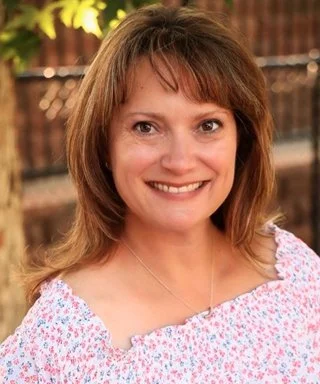 SHANA WILLIAMS / Assistant Director