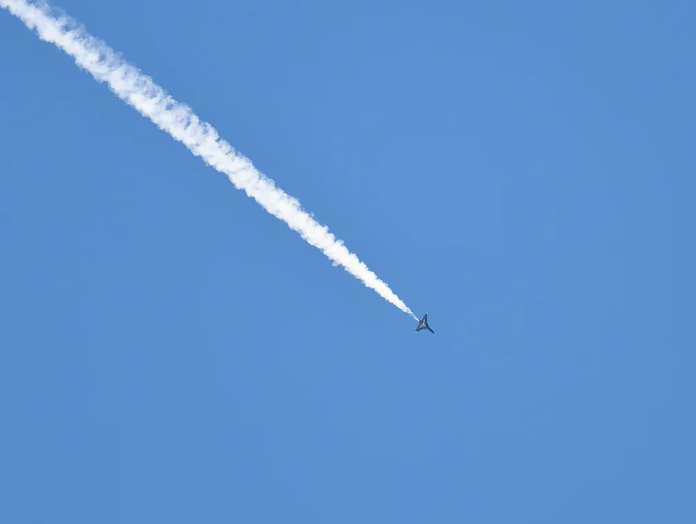 https://images.squarespace-cdn.com/content/v1/5e82736a5e6bb91e8af13ea7/1722881324874-ZT6M84EOTN1YNA0HVLPN/Dawn-Aerospace-Rocket-Powered-Aircraft-In-Flight-Contrail.jpg?format=1000w