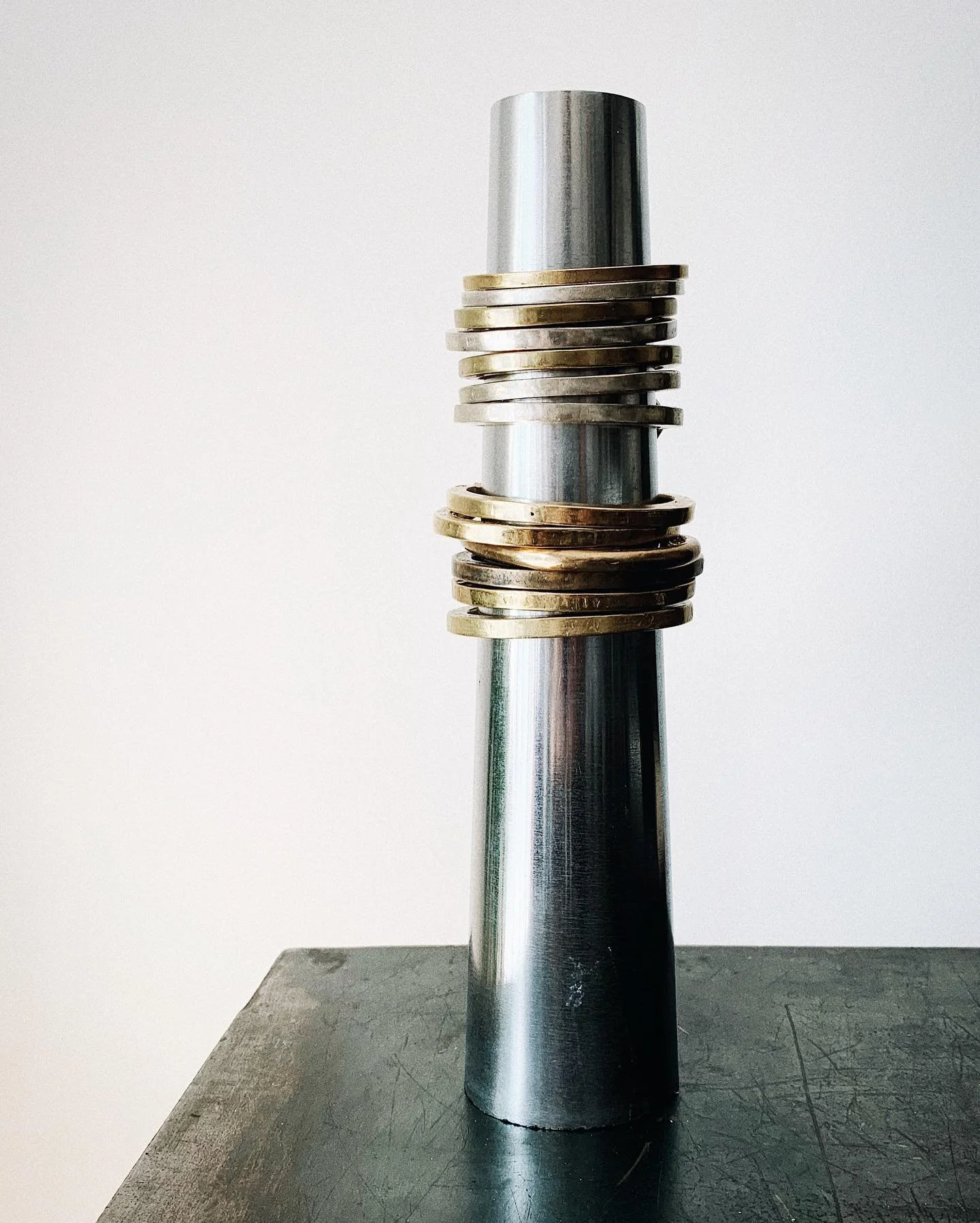 Stacked &mdash; Bold, chunky and refined with an &ldquo;old world&rdquo; character. All cuffs are cast in sterling silver or solid brass, marked and finished by hand.
Available on www.guigo.shop ✨