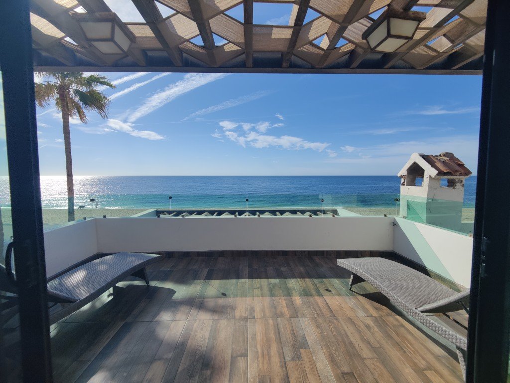 6.8 Seaglass Villa  (3).jpg