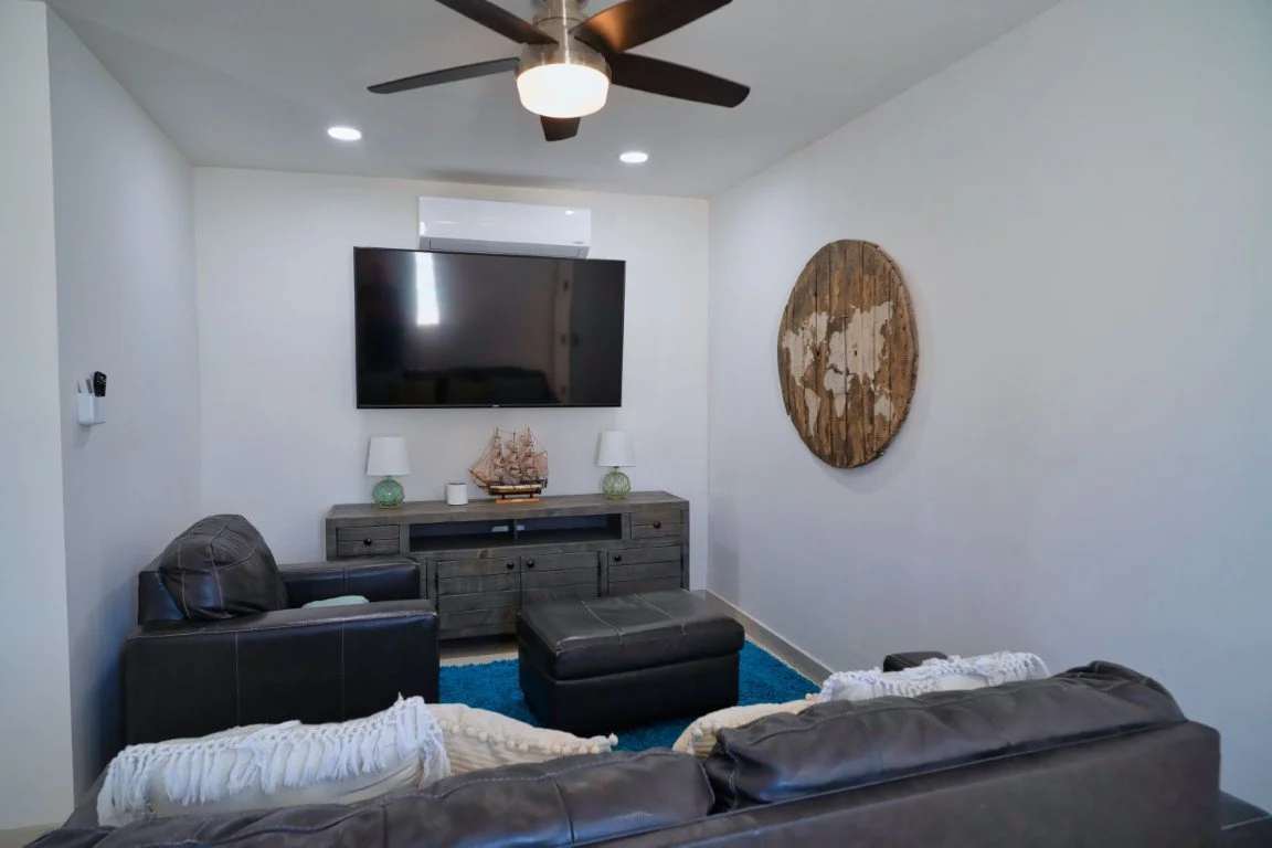 8 Seaglass Villa (5).jpeg