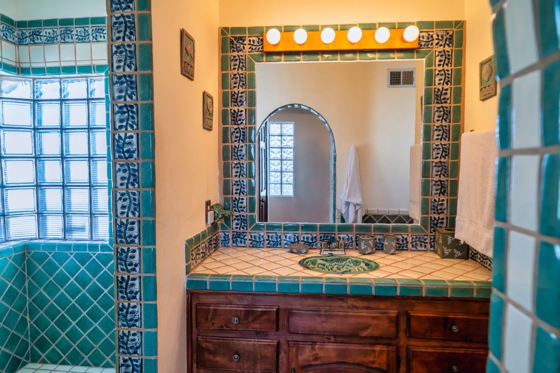 2nd Flr Master bed and bath (4).jpeg