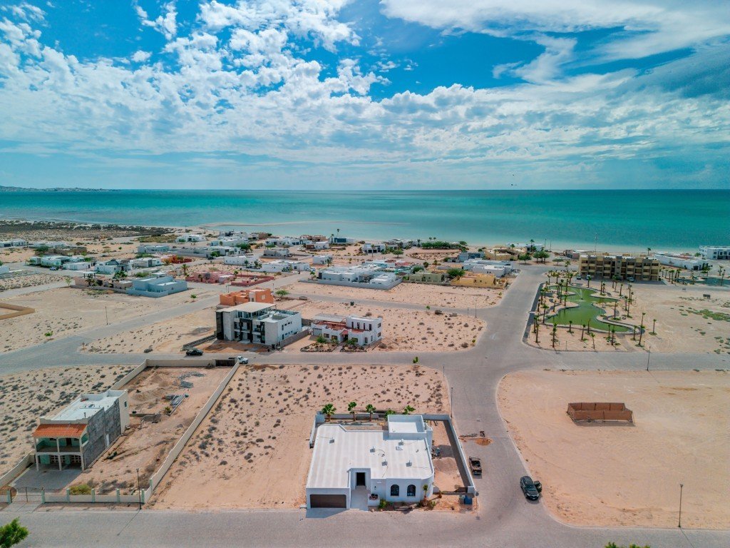 Casa Gold Shore 6 (1).jpg