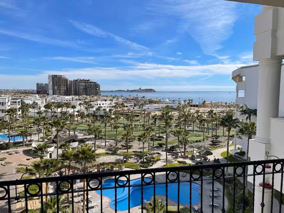 Sandy Beach Ocean View Condo, Casa Blanca D505