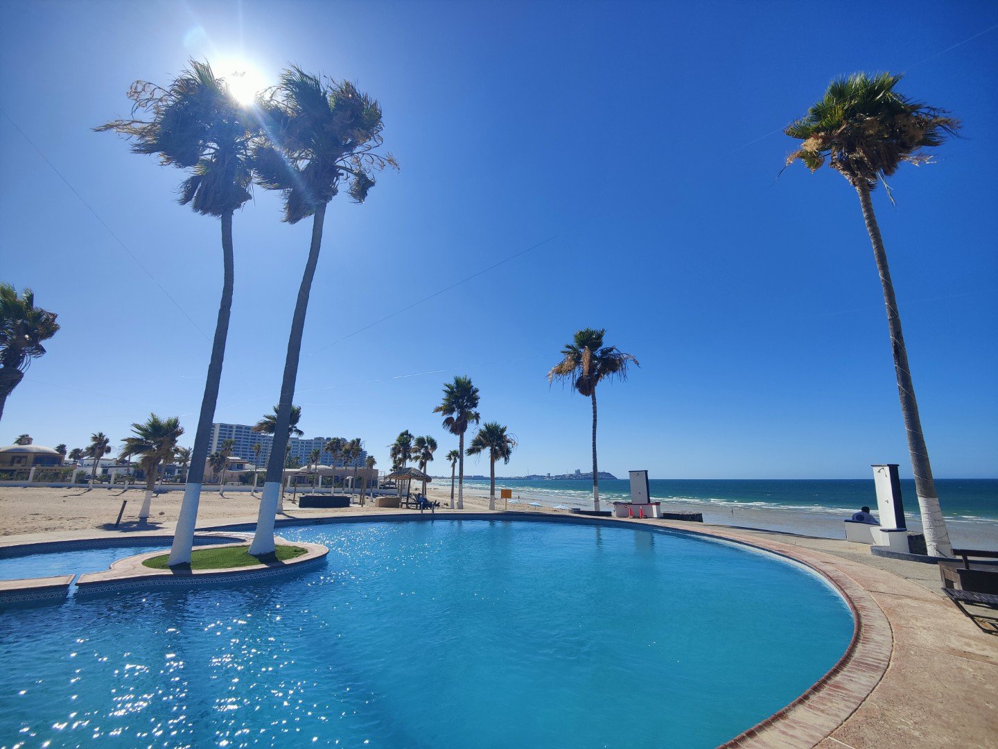 Beachfront Pool Casa Blanca (3).jpg