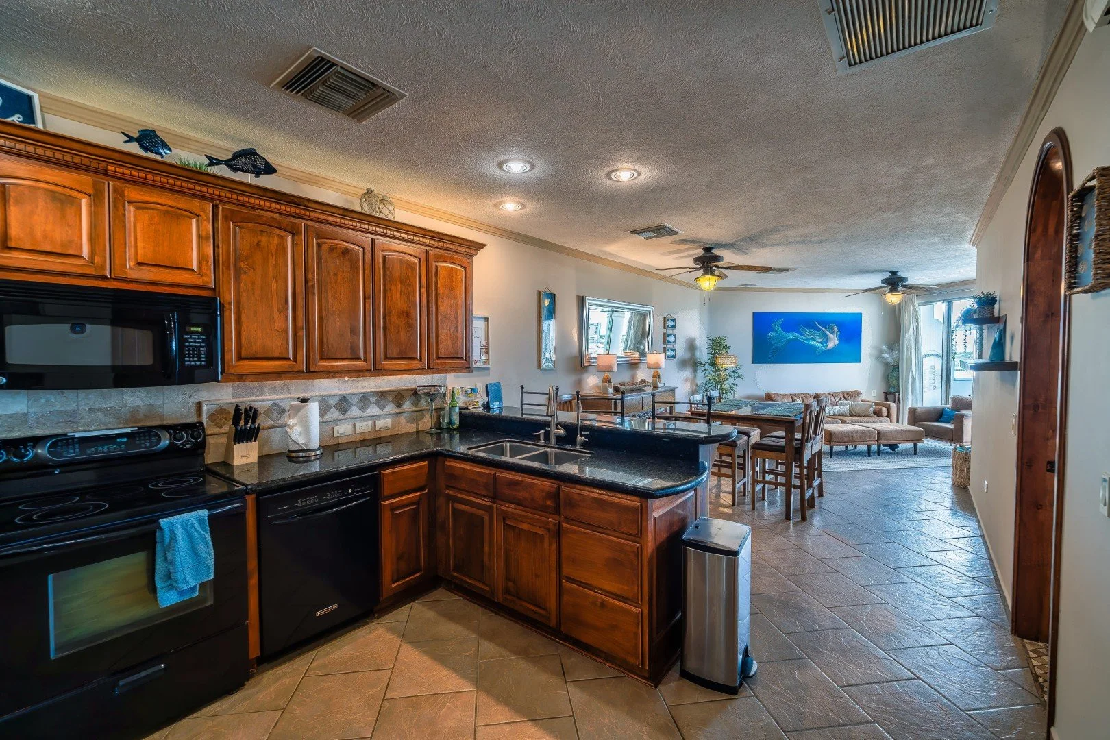 Kitchen (5).jpeg