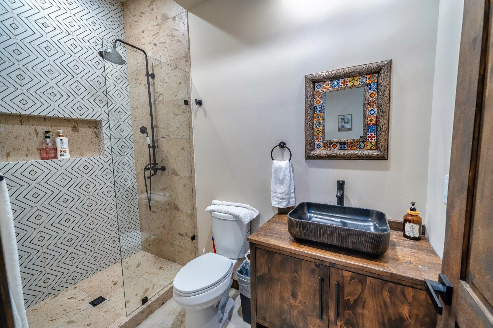 Master bed & bath #2 Casa Marhaba (6).jpeg