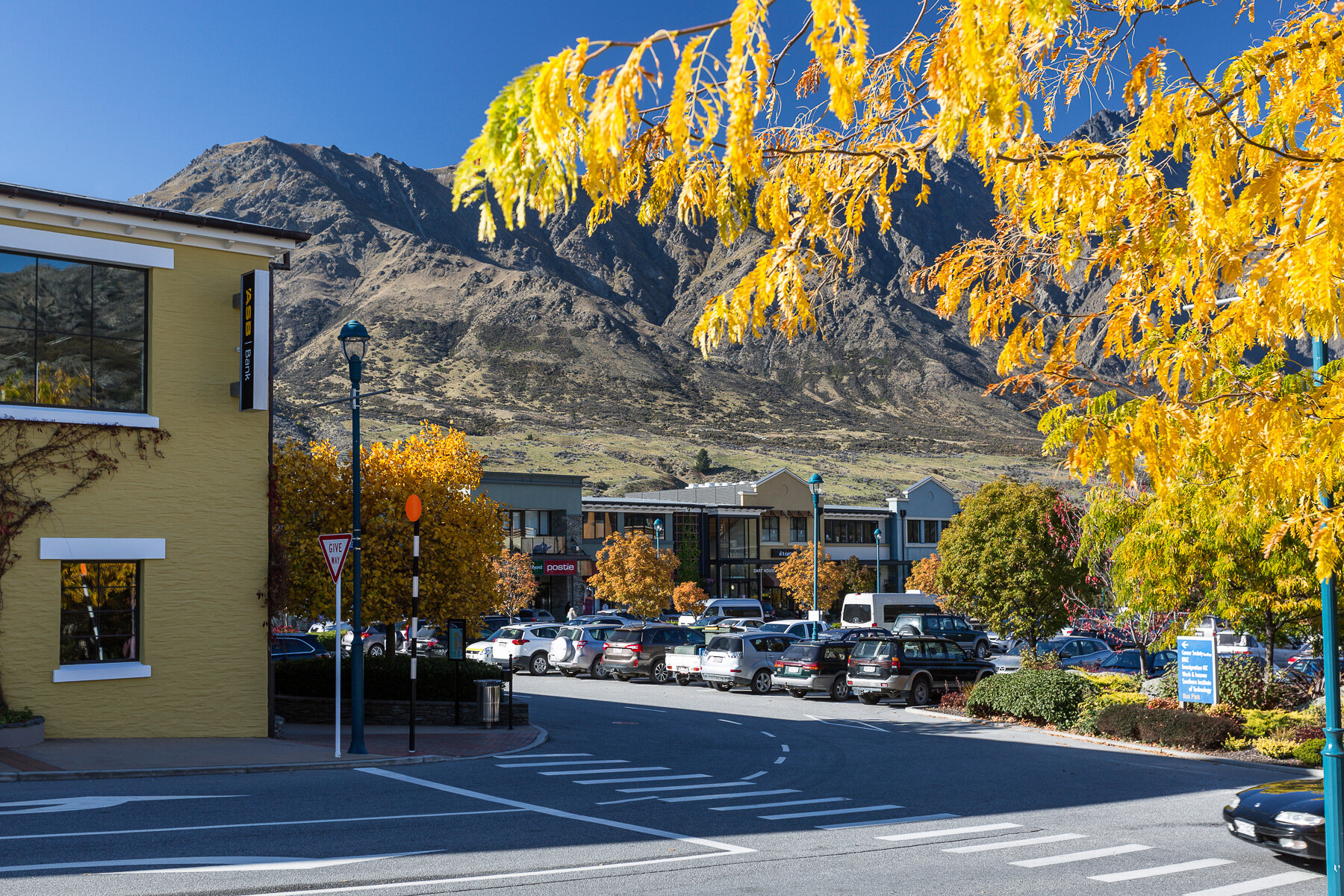 Mason&Wales-Queenstown-Shopping-Centre-Queenstown-Commercial-Contemporary-101.jpg