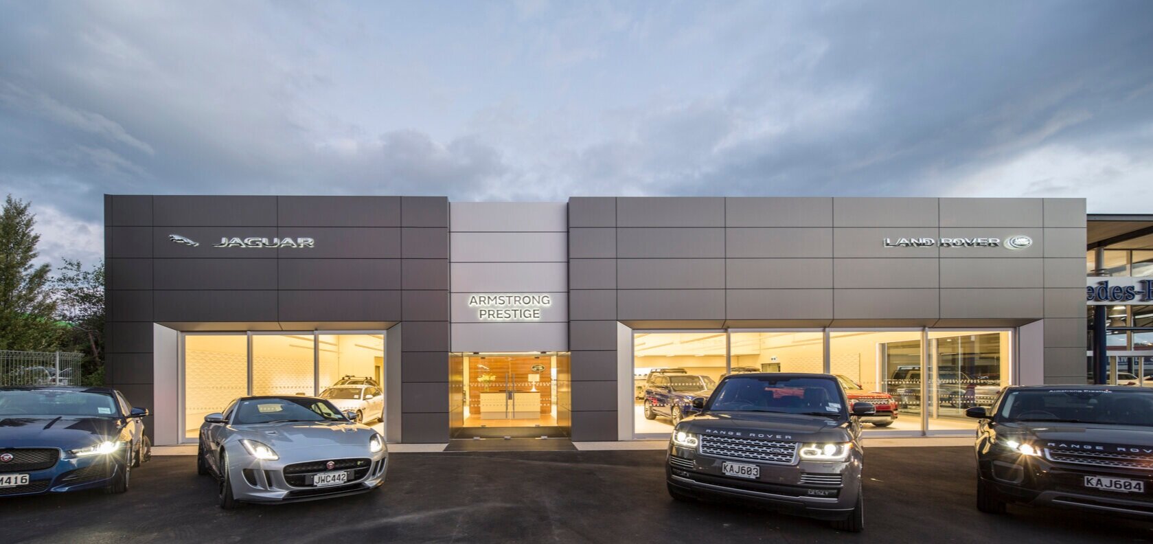 Mason%26Wales-Jaguar-land-Rover-Showroom-Dunedin-Commercial-Contemporary-Hero.jpg