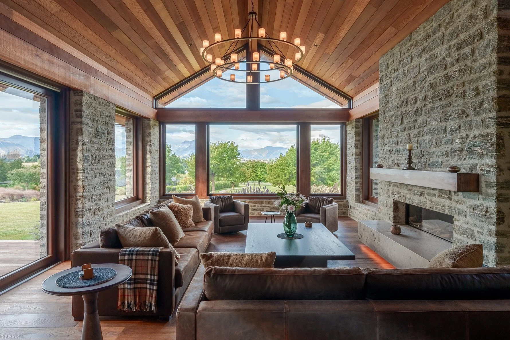 Foxglove-Lodge-Larkin (17).jpg