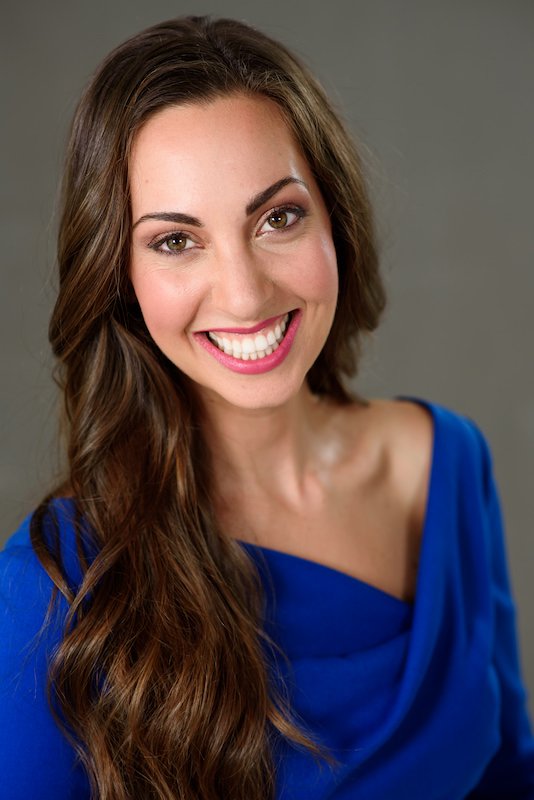 Vanessa Van Edwards: Reading Body Cues, Boundary Blowing Questions, and Adopting a Charismatic Communication Style