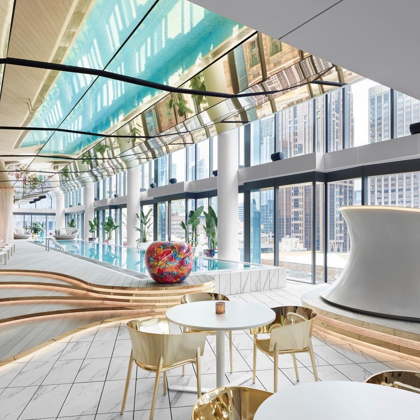 Melbourne has pressed play on its newest luxury lifestyle hotel! 

The @wmelbourne is now open in the heart of the city's eclectic dining and edgy fashion district, bringing the community's iconic laneway's and emerging music scene to life. 

Extendi