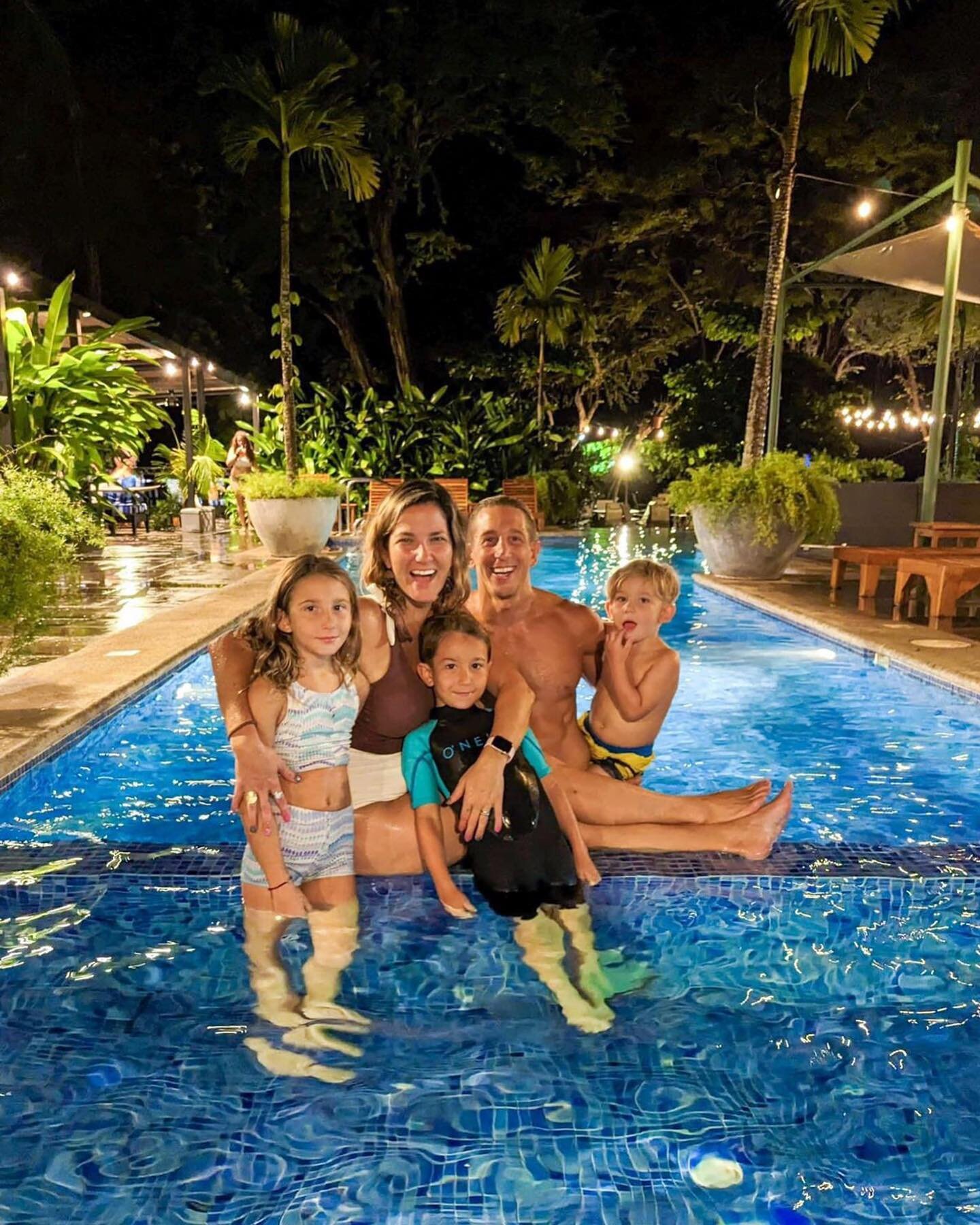 Are you looking for the ultimate family night out? 🤩

The Langosta Beach Club has you covered. With great cocktails, fresh smoothies, and a big pool for the whole family, everyone is sure to have a great time!🙌