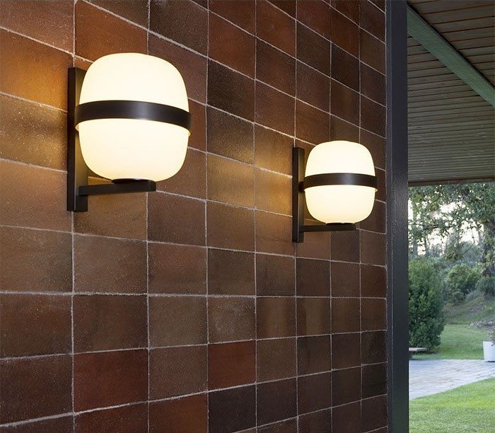 Iconic design from the sixties, designed by @miguelmiladesign . Outdoor version in black or olive green. Indoor version in white or black finish. Available @ GRAYE.

&bull;
&bull;
&bull;
&bull;
&bull;

#santacole #sconce #outdoorsconce #iconiclightin