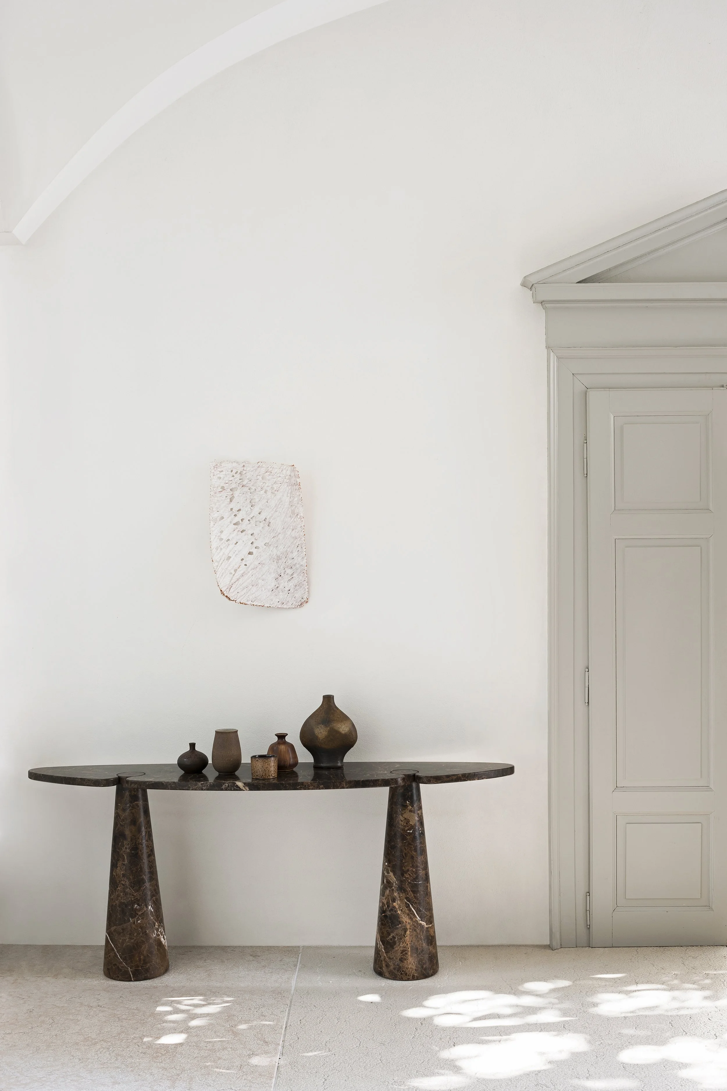 Marble Console Table Ideas for Elegant Entryways