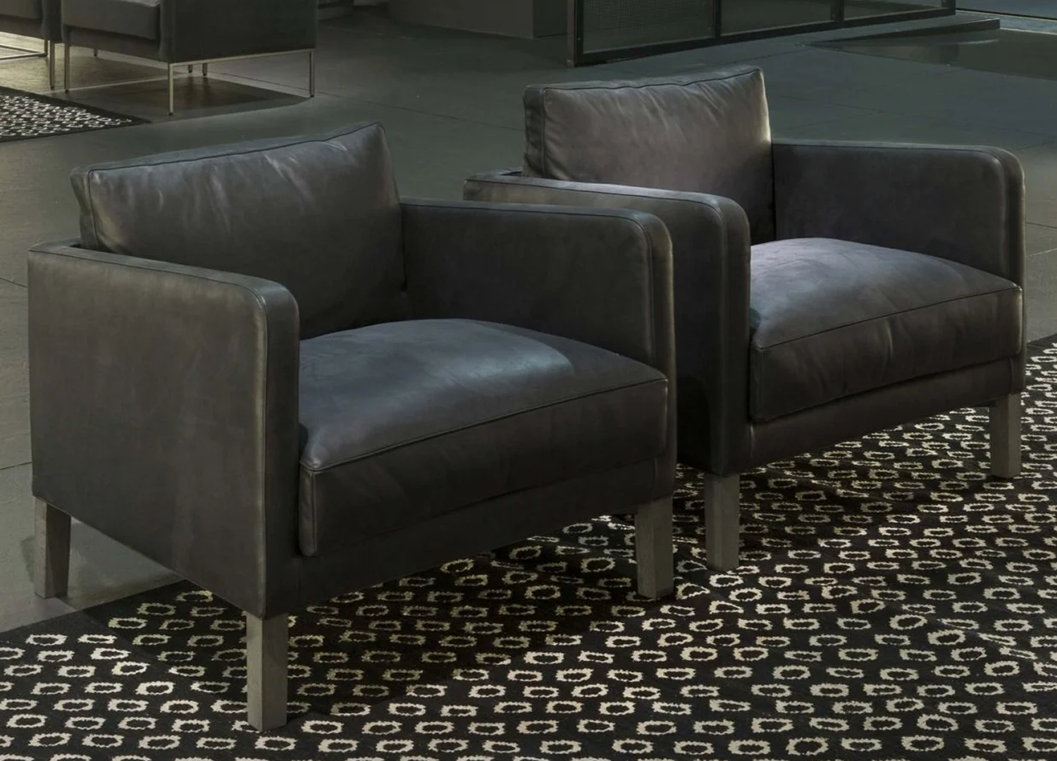DUMAS lounge chair by Piero Lissoni with Italian designer styling