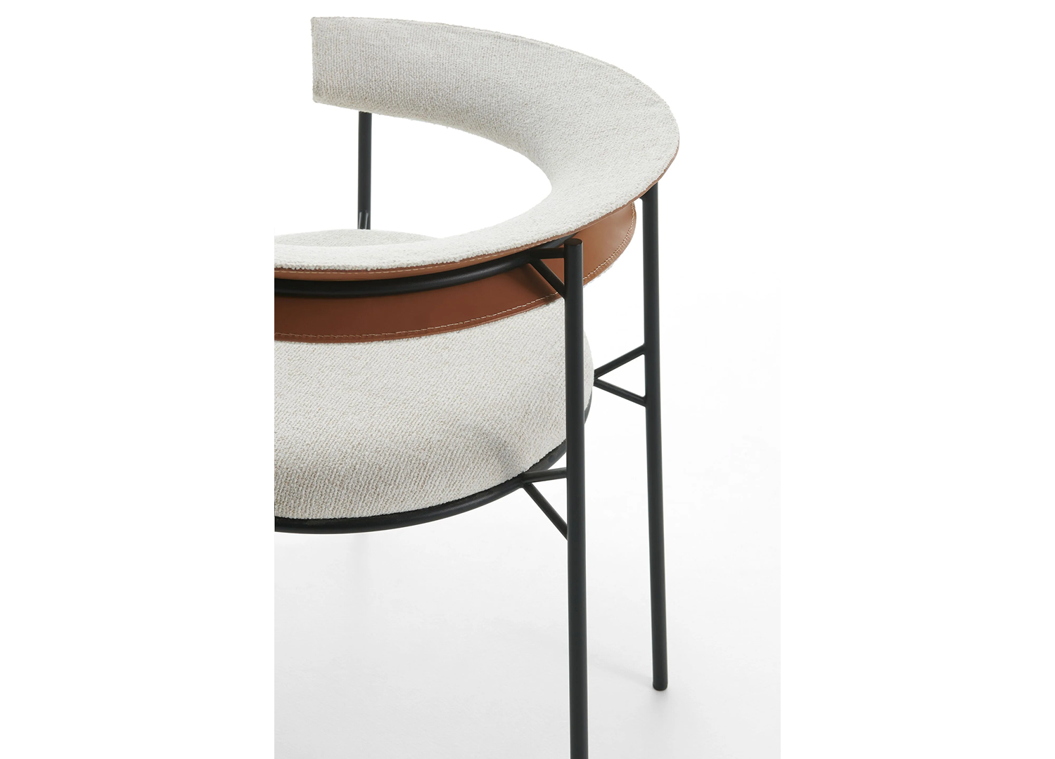 CANTLE chair by Marco Lavit with refined Italian furniture design