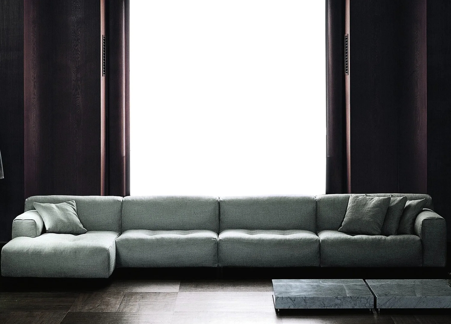 Discover the Softwall sofa with refined craftsmanship with timeless elegance.