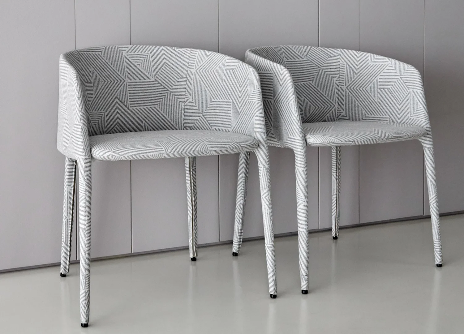 ACHILLE Italian dining chair with leather or fabric upholstery