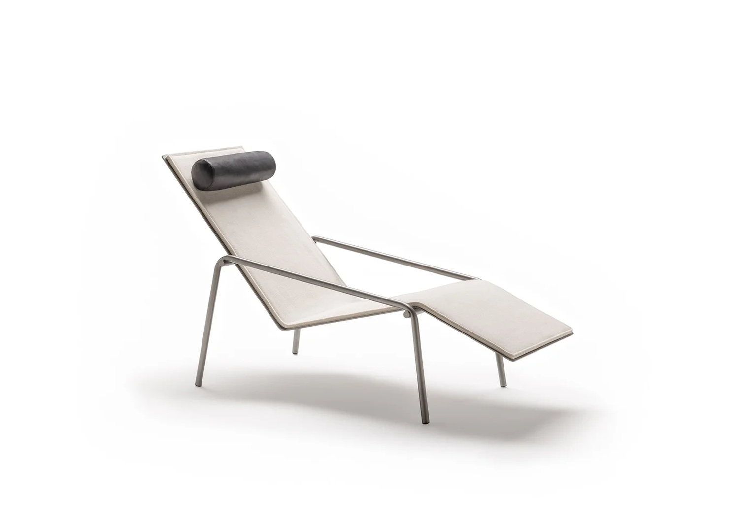 FILLET LOUNGE chaise longue with sculptural metal frame and cushions