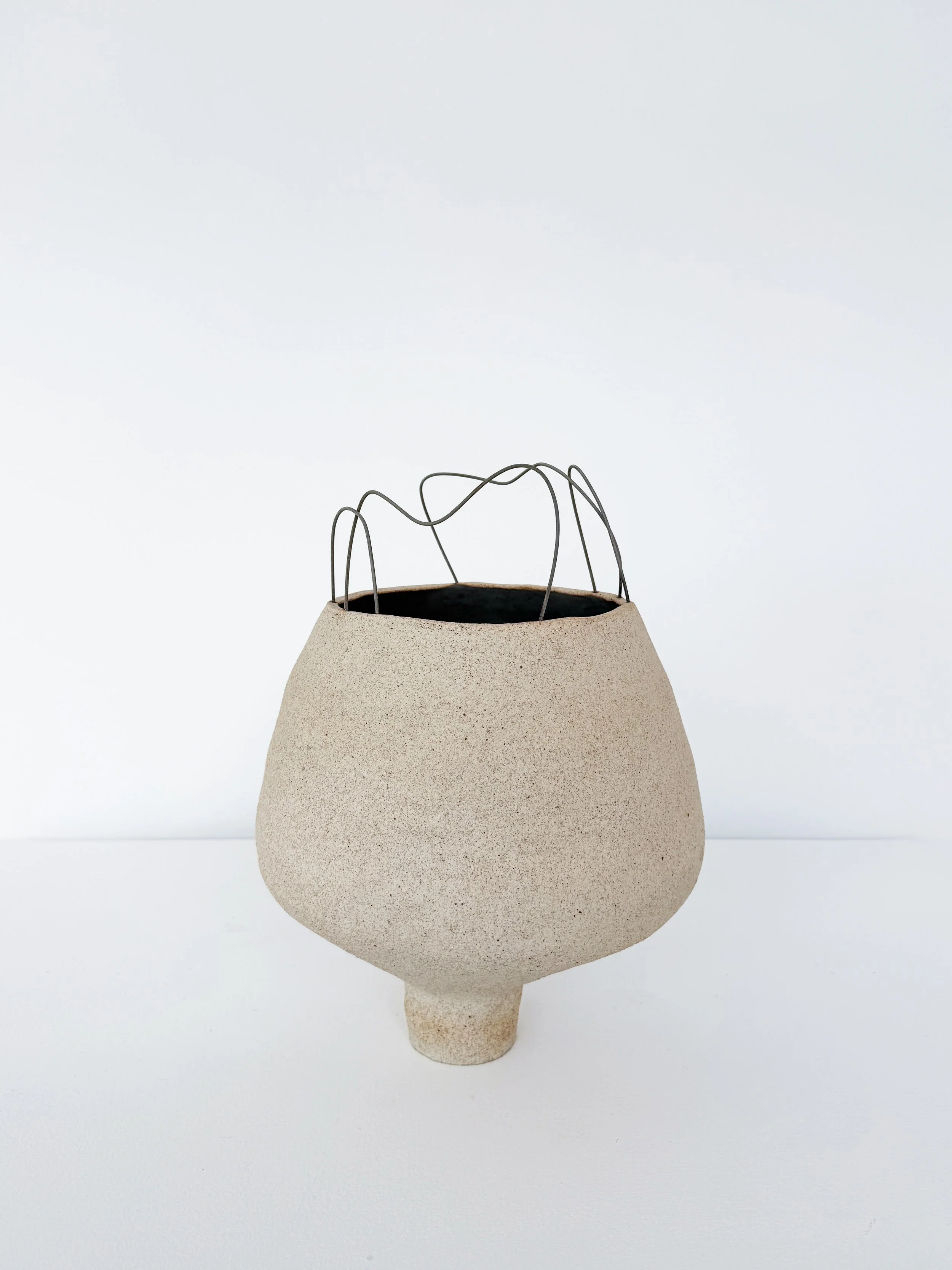 WHITE VASE WITH WIRE