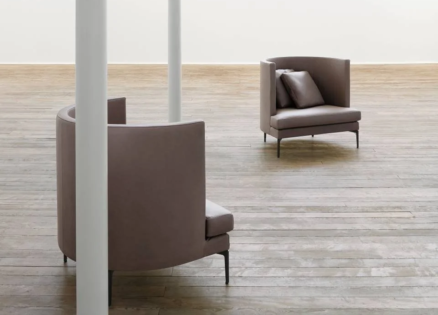 CLAN lounge chair with fabric or leather upholstery
