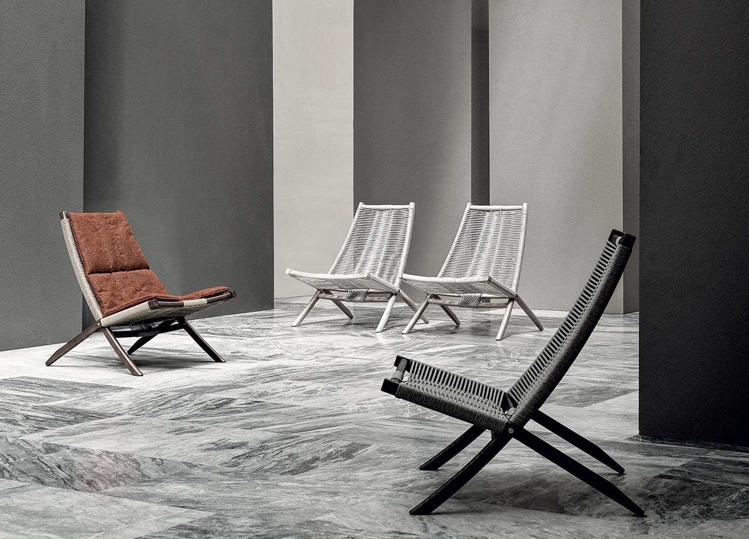 HULI Italian lounge chair with quilted leather or fabric seat