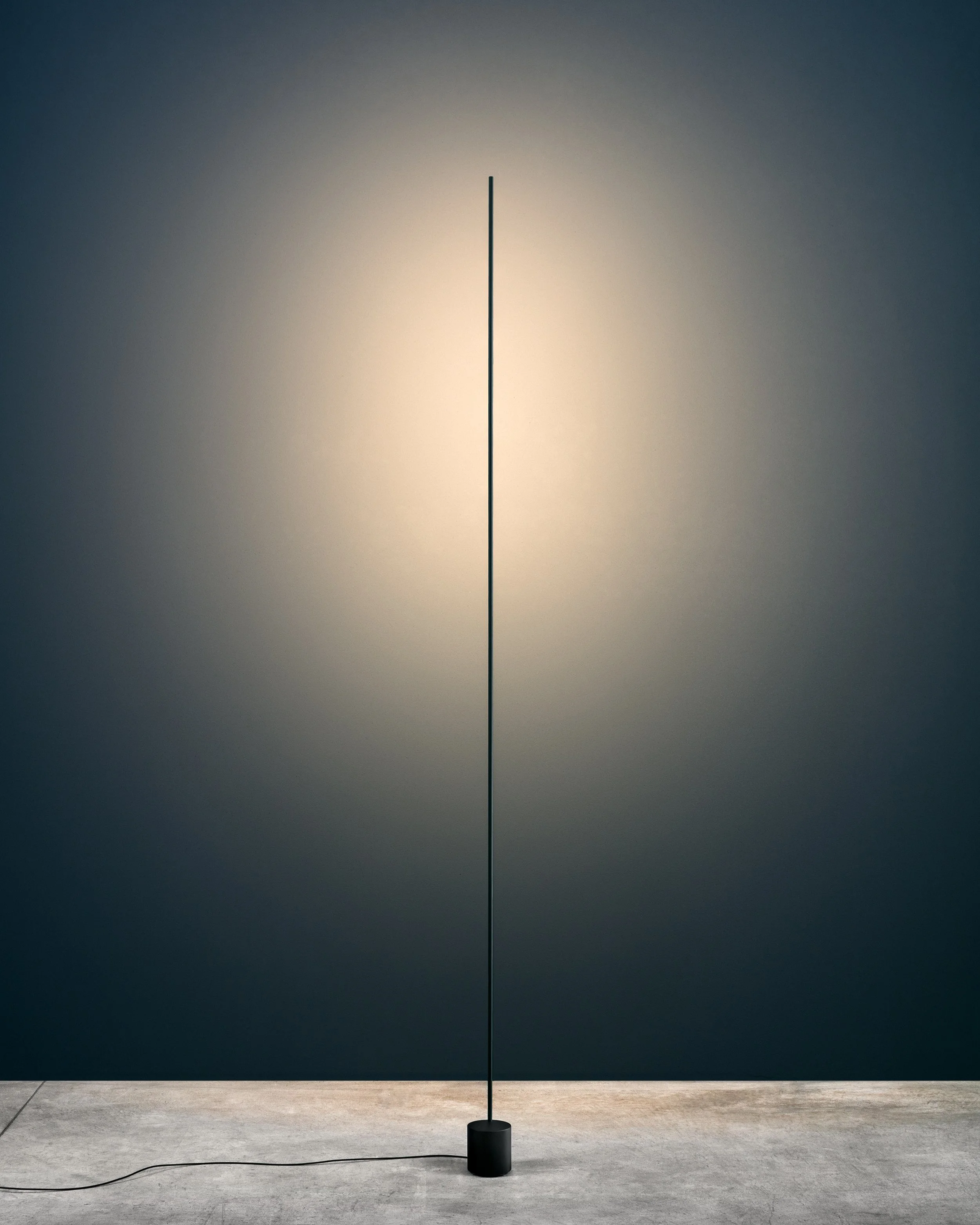 Light-Stick(standing)-black-on.jpg