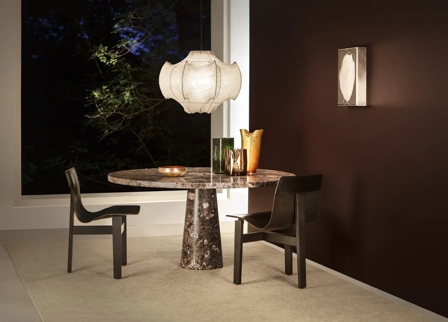 TRE 3 dining chair with three-leg T-shaped support and leather seat