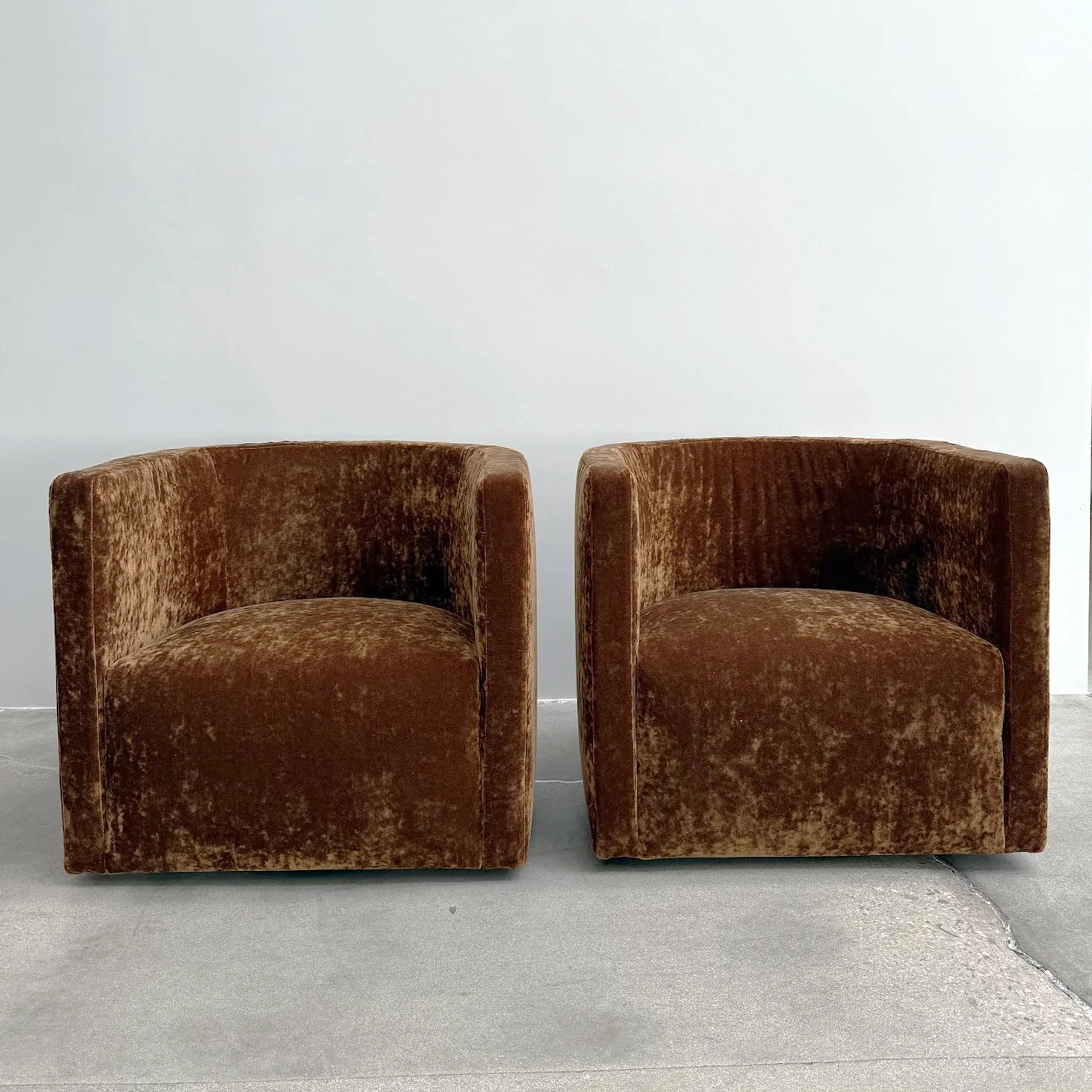 Confident Swivel 04.jpg